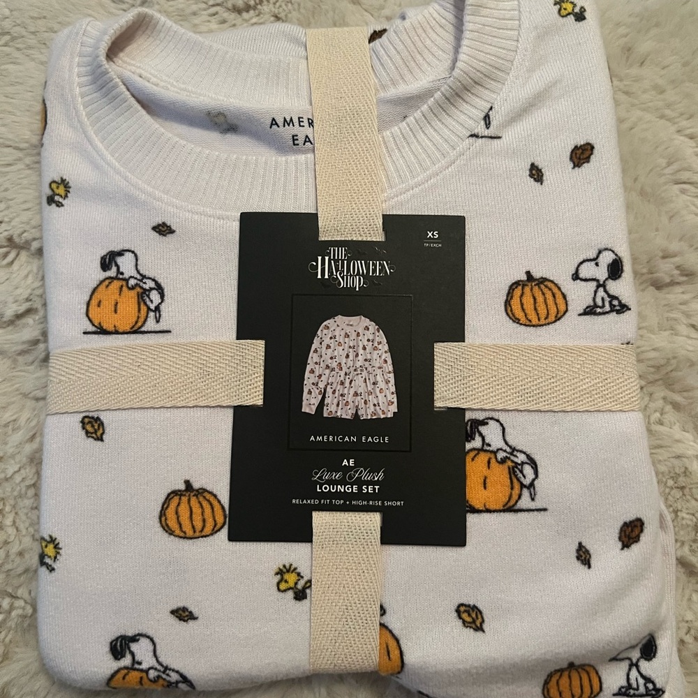 American Eagle Outfitters Snoopy Lounge Set